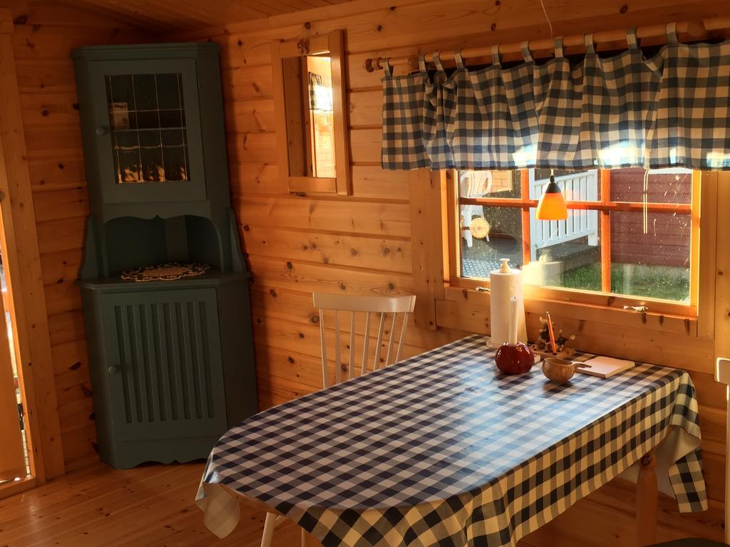 Stuga vid Hedenäsets stencafé Exteriör bild